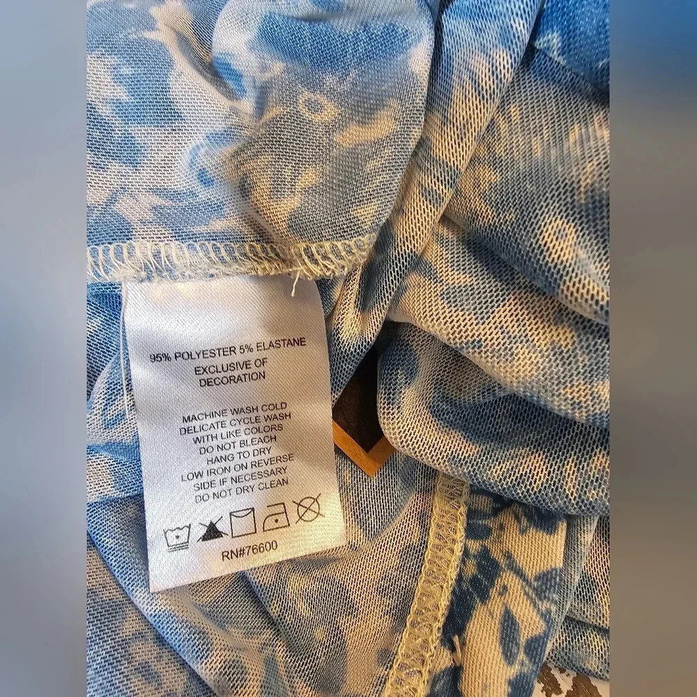 Beyond the Radar Medium Womens Blue Floral Print Long Sleeve Top Boho Flowy - Picture 13 of 13